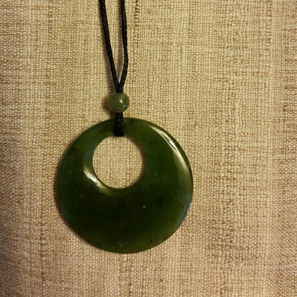 Nephrite Jade Circle Pendent - Picture 2 of 3